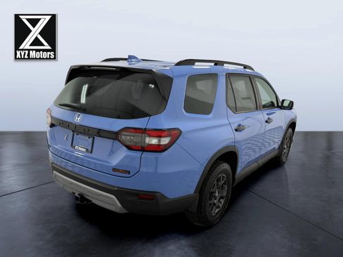 Used 2024 Honda Pilot TrailSport image 6