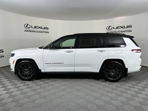 Used 2023 Jeep Grand Cherokee L Summit w/ Advanced Protech Group IV AWD/4WD image 10