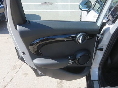 Used 2018 MINI Cooper S FWD image 28