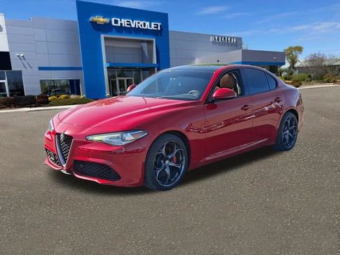 Used 2018 Alfa Romeo Giulia Ti Sport w/ Quick Order Package 22S Sport AWD/4WD image 32