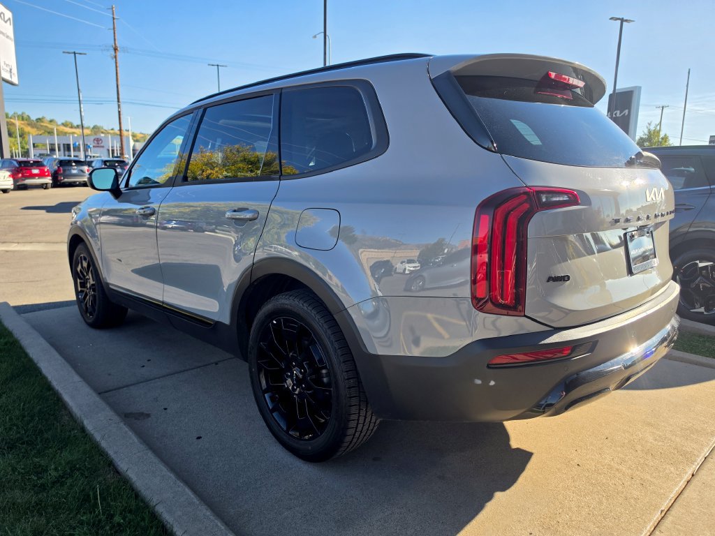Certified 2022 Kia Telluride EX w/ EX Premium Package AWD/4WD image 7