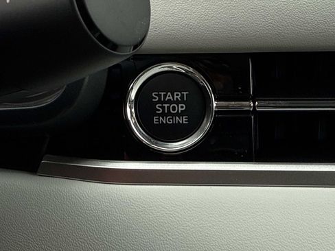 New 2026 Mitsubishi Outlander SE image 34