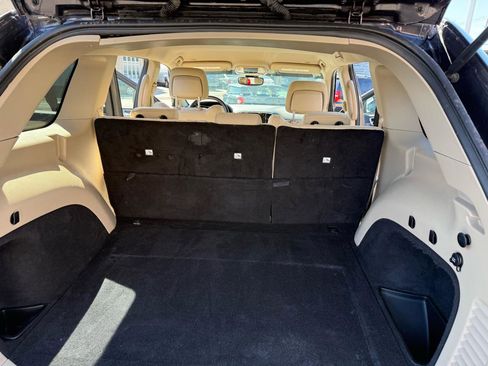 Used 2020 Jeep Grand Cherokee Laredo w/ 18" Wheel & 8.4" Radio Group AWD/4WD image 30