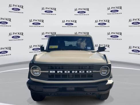 New 2025 Ford Bronco 4-Door image 8