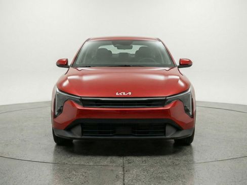 Used 2025 Kia K4 LXS image 2