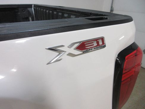 Used 2021 GMC Sierra 2500 SLT w/ SLT Preferred Package image 33