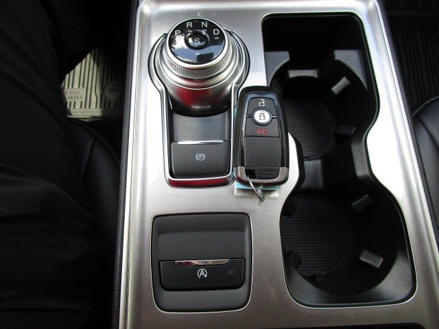 Used 2024 Ford Edge SEL AWD/4WD image 19