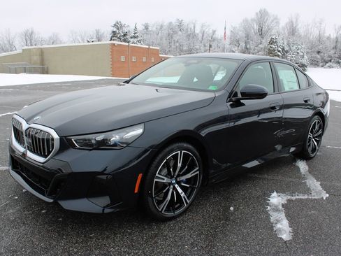 New 2026 BMW 530i xDrive AWD/4WD image 4