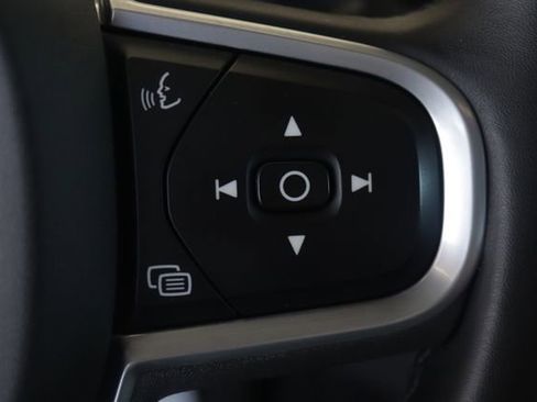 Used 2022 Volvo XC60 T8 Inscription Expression w/ Advanced Package image 11