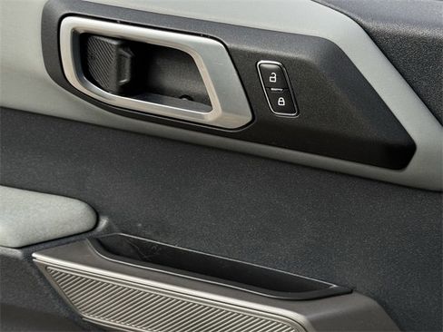 Used 2023 Ford Bronco Badlands image 24