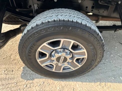 Used 2025 Ford F250 Lariat AWD/4WD image 32