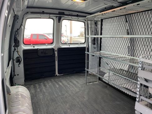 Used 2002 Chevrolet Express 1500 image 17