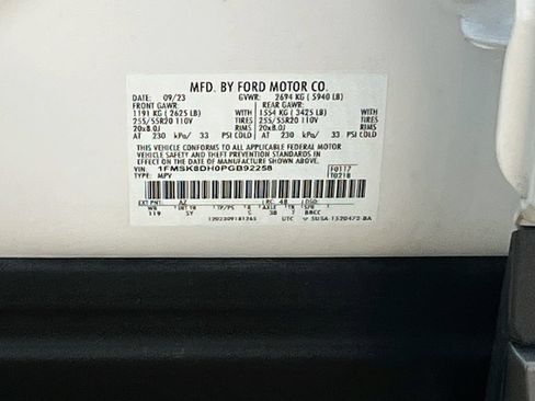 Used 2023 Ford Explorer XLT w/ Equipment Group 202A AWD/4WD image 34