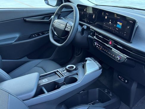 New 2025 Kia EV6 Light w/ Light LR Technology Package image 10