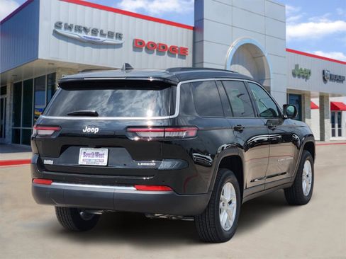 New 2026 Jeep Grand Cherokee L Laredo RWD image 5
