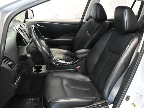 Used 2014 Nissan Leaf SL w/ Premium Package FWD image 17