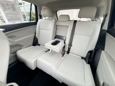 Certified 2022 Volkswagen Tiguan SE w/ Panoramic Sunroof Package image 22