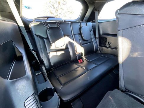 Used 2020 Ford Explorer XLT w/ Equipment Group 202A image 31