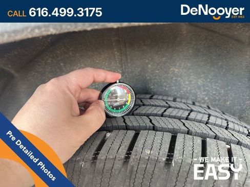 Used 2018 Chevrolet Traverse LT image 10