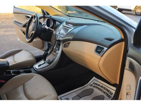 Used 2011 Hyundai Elantra Limited w/ Premium Pkg 5 image 18