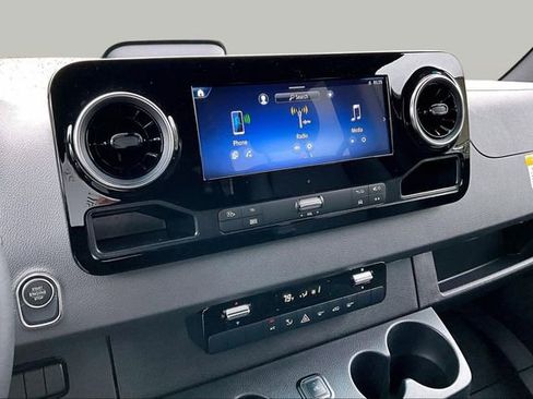 New 2025 Mercedes-Benz Sprinter 2500 image 10