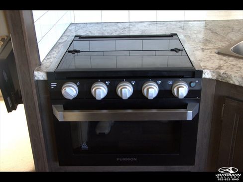 Used 2019 Ford E-450 and Econoline 450 Super Duty w/ Motorhome Prep Package image 33