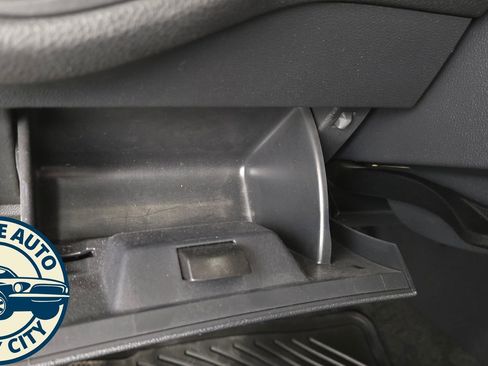 Used 2019 Volkswagen e-Golf SE w/ Driver Assistance Package image 22