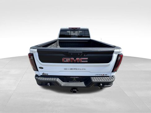 Used 2025 GMC Sierra 2500 AT4X w/ AT4X AEV Edition AWD/4WD image 9