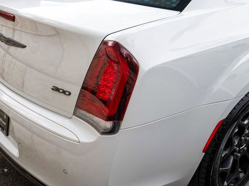 Used 2021 Chrysler 300 Touring L AWD/4WD image 36
