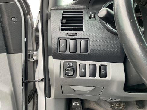 Used 2011 Toyota Tacoma 4x4 Double Cab w/ SR5 Pkg #2 image 16