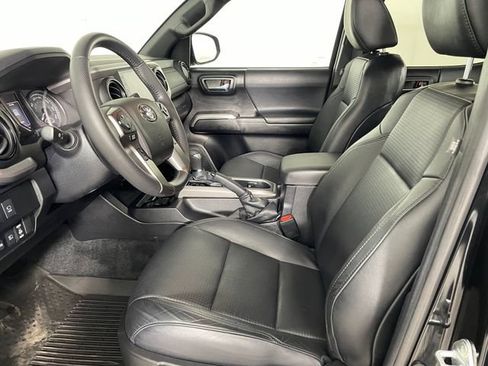 Used 2021 Toyota Tacoma Limited AWD/4WD image 2