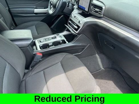 Used 2023 Ford Explorer XLT image 41
