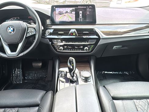 Used 2023 BMW 530i w/ Convenience Package image 17