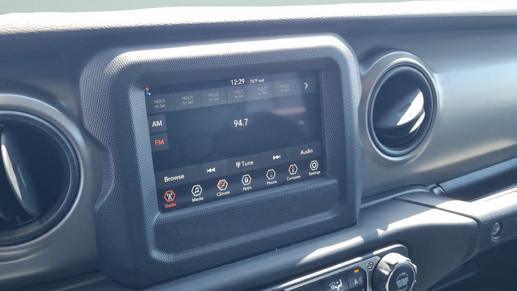 Used 2022 Jeep Wrangler Sport AWD/4WD image 19
