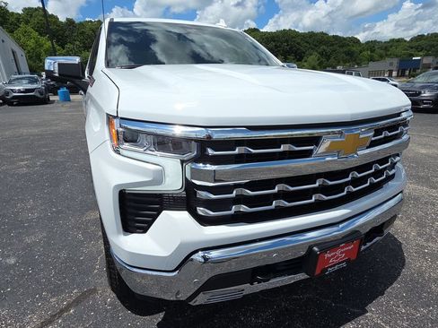 New 2026 Chevrolet Silverado 1500 LTZ w/ Z71 Off-Road Package AWD/4WD image 12