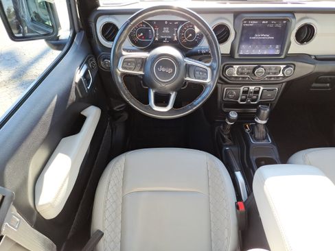 Used 2022 Jeep Gladiator Overland image 8