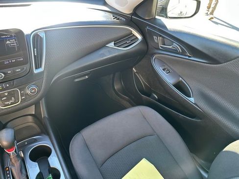 Used 2022 Chevrolet Malibu RS image 18