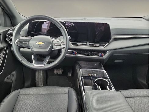 Used 2025 Chevrolet Equinox LT w/ Convenience Package II image 10