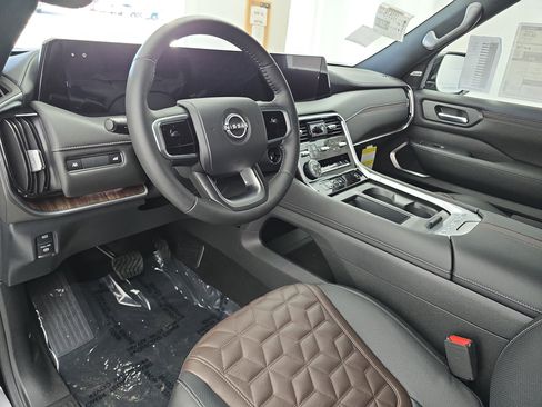New 2026 Nissan Armada Platinum image 17