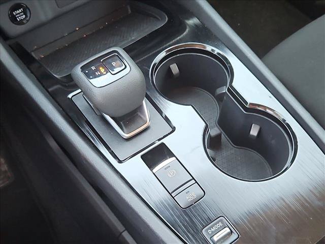 Used 2025 Nissan Rogue S FWD image 15