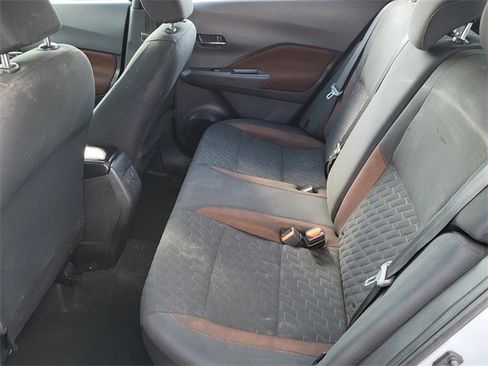 Used 2021 Nissan Kicks SR image 12