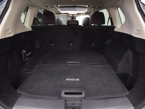 Used 2023 Nissan Rogue SL image 30