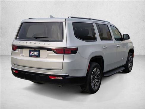 Used 2022 Jeep Wagoneer Series III w/ Flexible Seating Group image 5