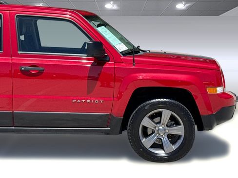 Used 2016 Jeep Patriot Sport FWD image 32