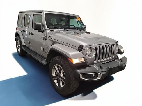 Used 2018 Jeep Wrangler Unlimited Sahara w/ Cold Weather Group AWD/4WD image 1