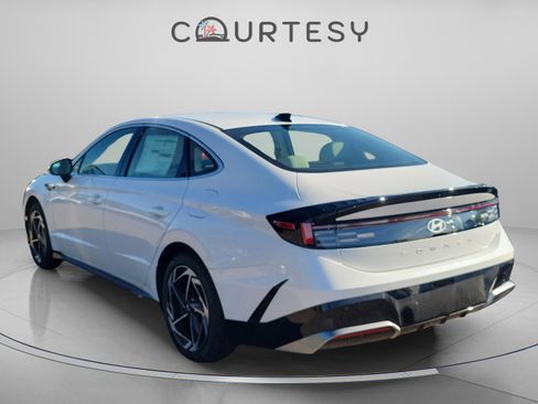 New 2026 Hyundai Sonata SEL image 3