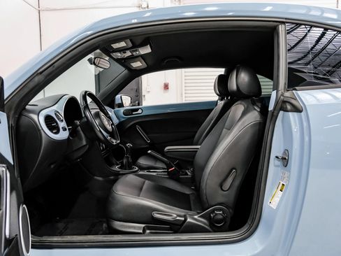 Used 2014 Volkswagen Beetle 2.5 FWD image 19
