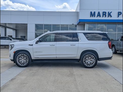 Used 2023 GMC Yukon XL Denali w/ LPO, Floor Liner Package AWD/4WD image 9