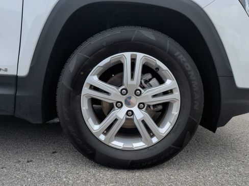 Used 2024 GMC Terrain SLE AWD/4WD image 29