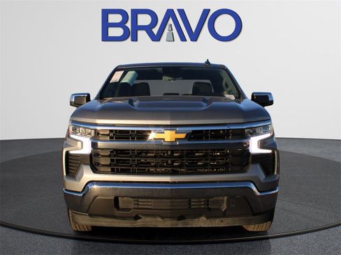 Used 2025 Chevrolet Silverado 1500 LT image 3
